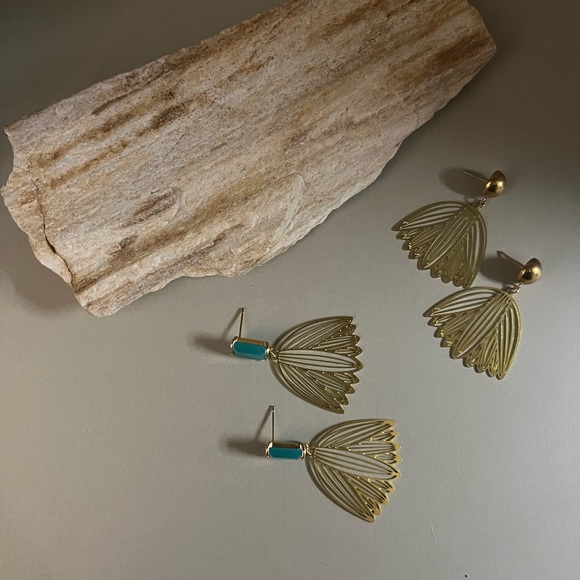 Delicate Flirty Floral Brass Earrings - Elegant Delicate Boho Chic Earrings - Picture 5 of 15